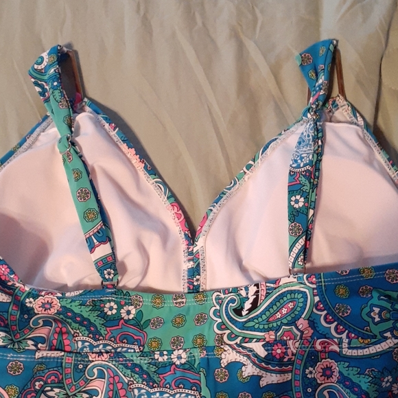 Women's Large Slimming Swimsuit NWOT - Picture 9 of 9